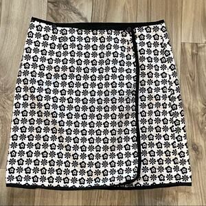 Cute Reversible Wrap Skirt Black & White Florals To White Mini Dots on Black